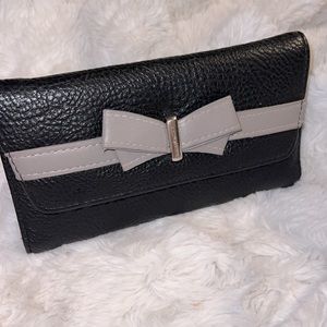Jessica Simpson EUC Trifold Snap Wallet